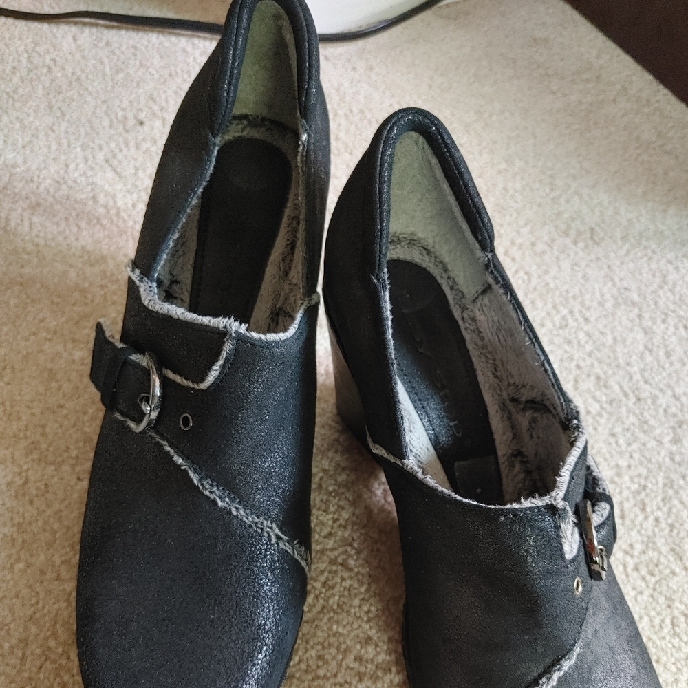 Smart looking Wedge shoes
